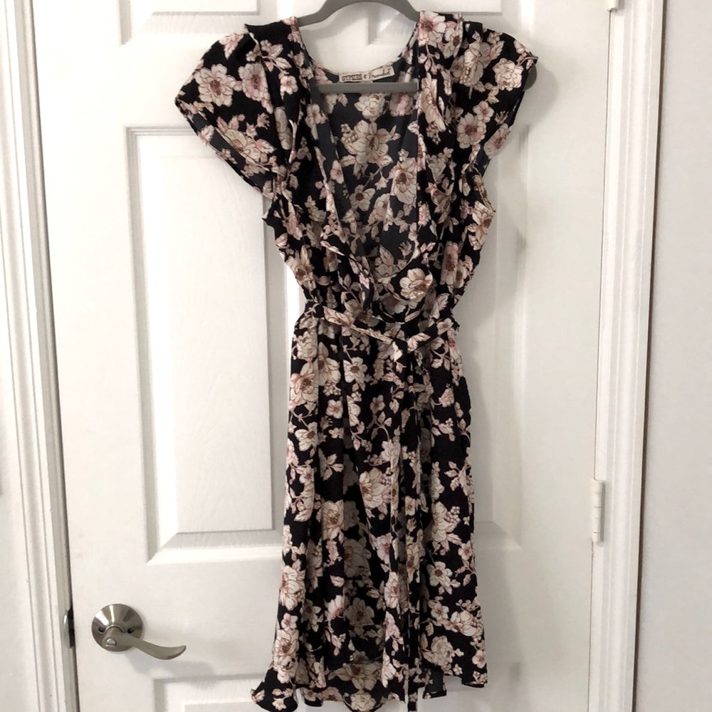 Super cute midi dress